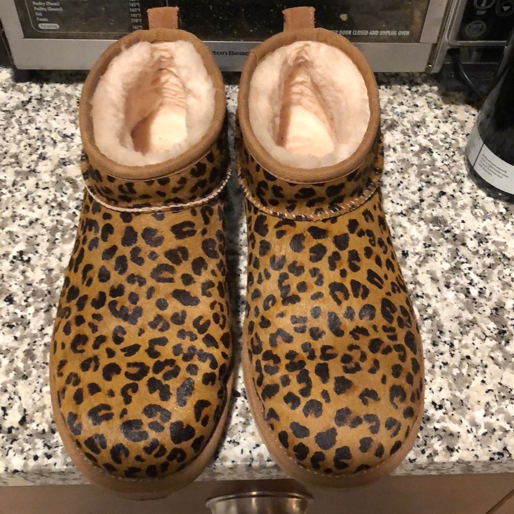 EUC UGG classic ultra mini leopard